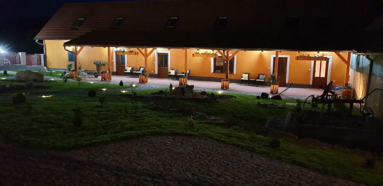 Penzion U Pepíčka Netolice Exterior foto