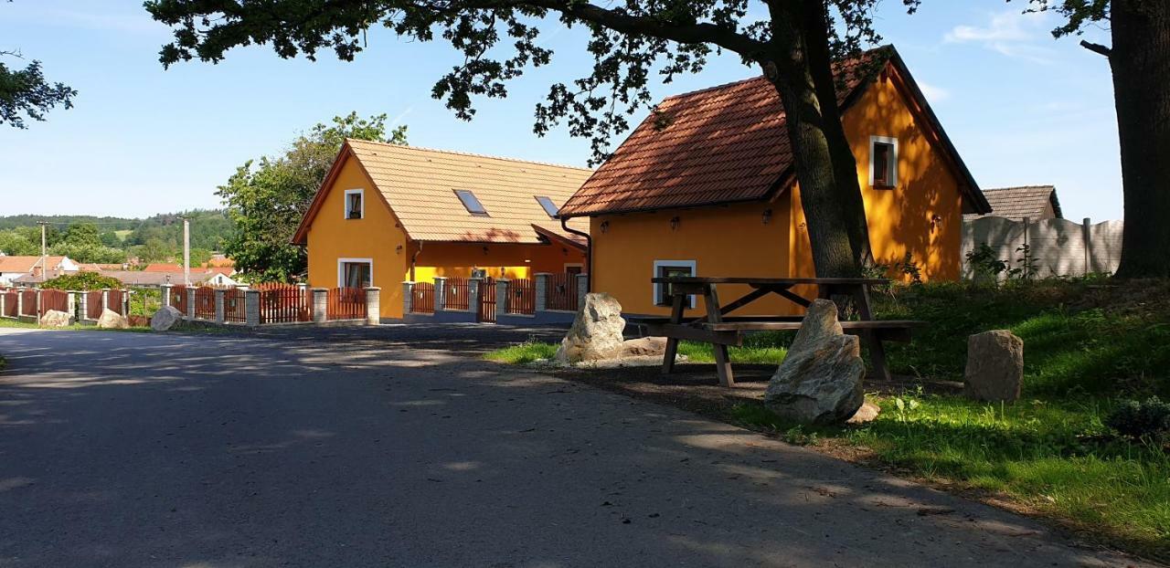 Penzion U Pepíčka Netolice Exterior foto
